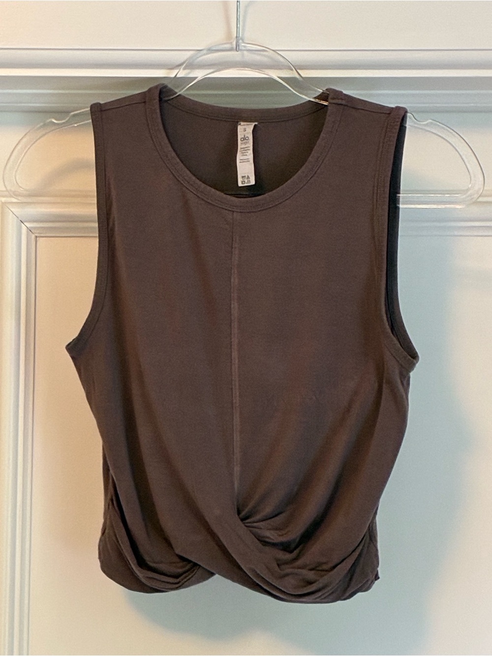 ALO Yoga Twist-Front Tank Top in Taupe